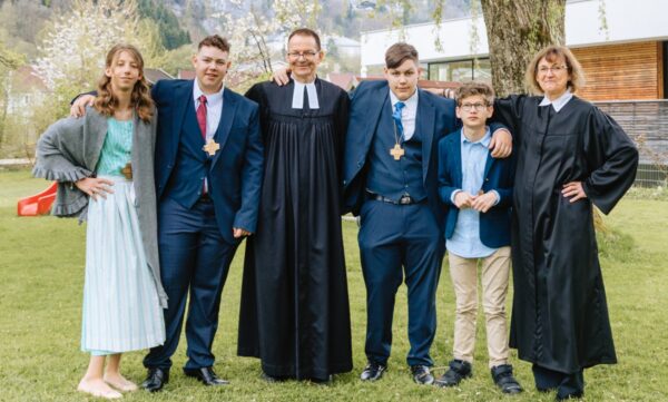 Unsere 4 Konfirmand*innen, Steffi,Daniel, Tobi und Manu